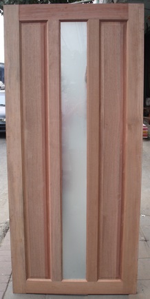 ประตู ไม้เต็งแดง D2015 ขนาด80x200ซม. ขอบบานใช้ไม้ 11/2x5นิ้ว ลูกฟักใช้ไม้ชิ้นเดียว