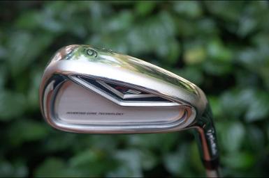 ด่วนที่สุด!!! ไม้กอล์ฟสุดพรีเมี่ยม ชุดเหล็ก Taylormade R9 สภาพสวยครับผม