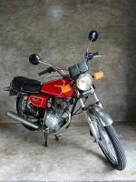 (ขายแล้ว)Honda GL100 สีแดง ไฟกลมแต่งแนวๆ ราคา 18,500 บาท